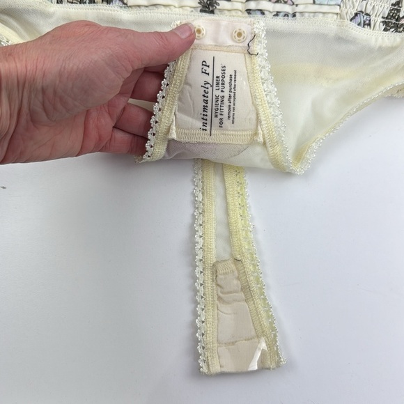 NWT Free People Weekend Plans Floral Bodysuit size XS - Picture 5 of 15